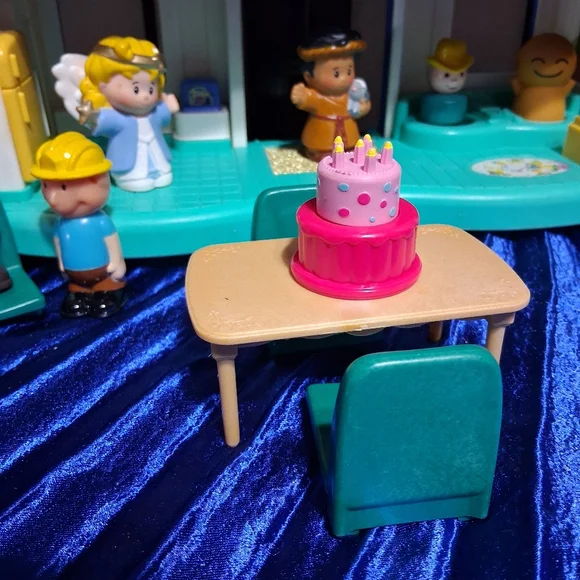 Fisher-Price Little People Sweet Sounds Home - Picture 4 of 16